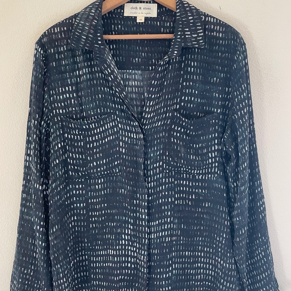 ANTHROPOLOGIE CLOTH & STONE Blue & White Rayon Blouse is New w/o Tags! MEDIUM